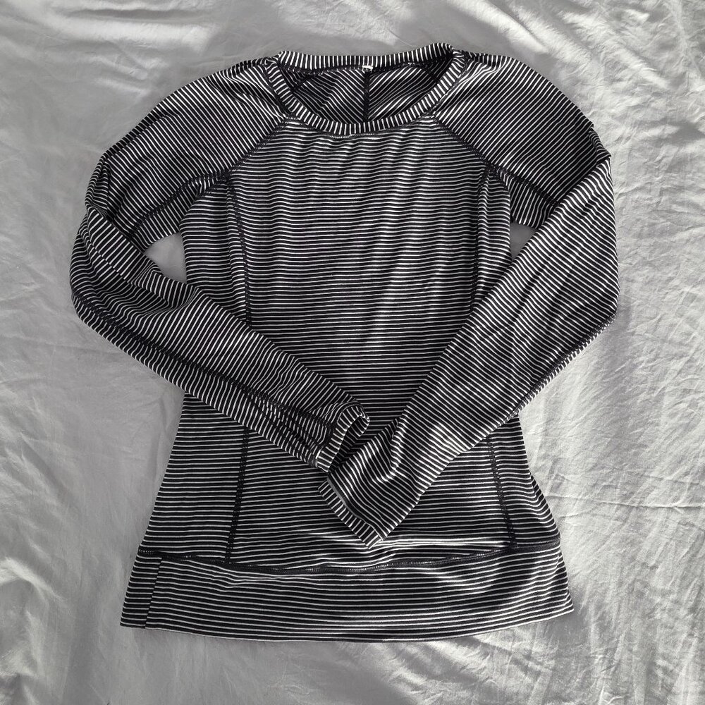 Lululemon top Women's size 6 Black and White stripe